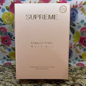 Supreme Pink & Gold Nail Care Set